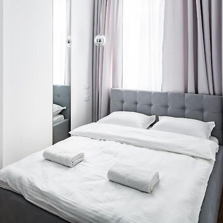 Royal Premier Apartment Лвив Екстериор снимка